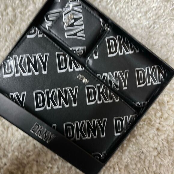 Dkny Women's Phoenix 3 in 1 Wallet Gift Box Set - Picture 3 of 4